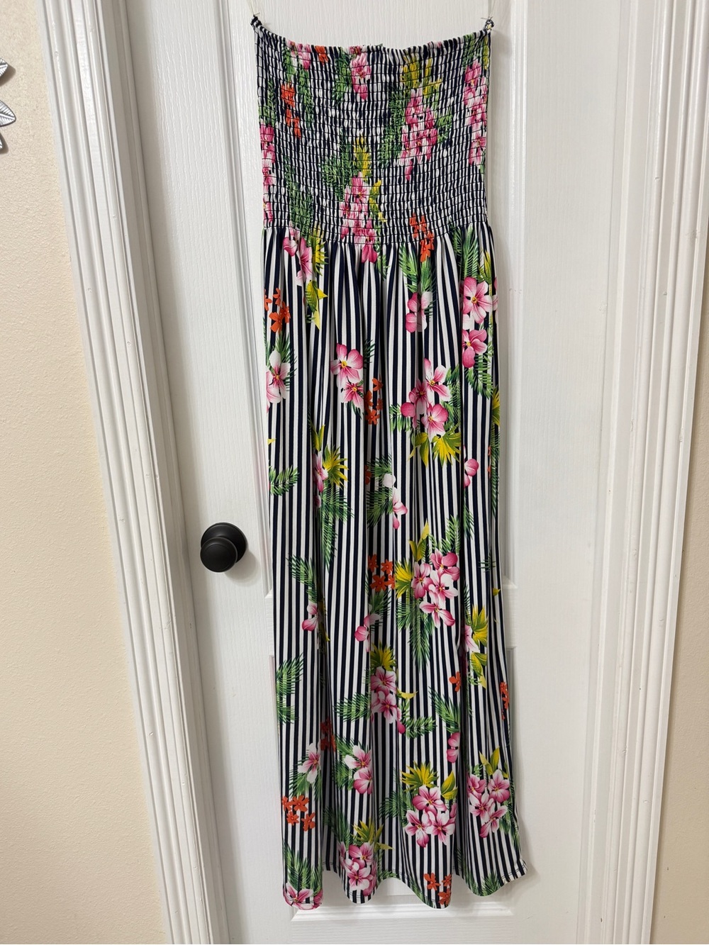Magic white strapless smocked tropical floral maxi dress horizontal stripes M